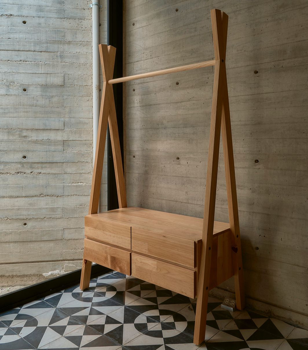 Colgador con cajonera